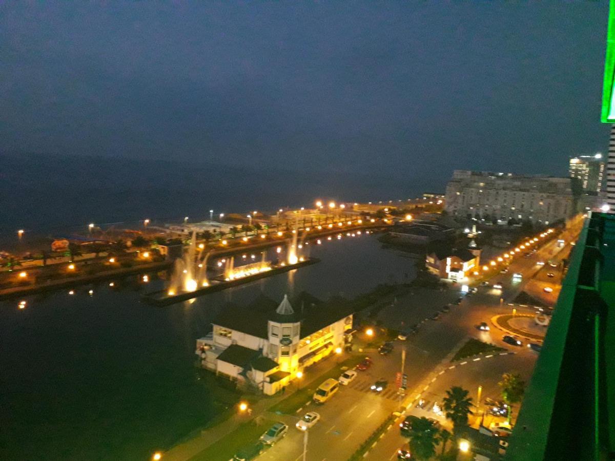 Twins Tower Orbi City Batumi Exterior photo